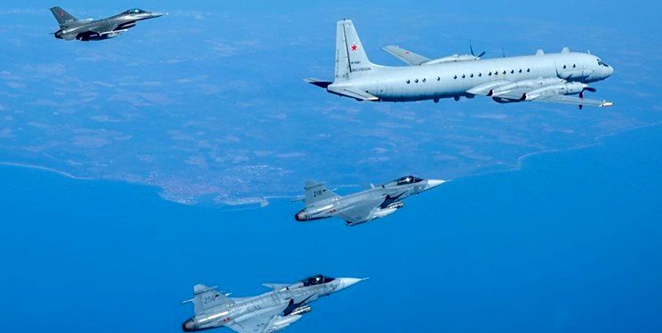 تلاش نافرجام  چند جنگنده ناتو برای نقض حریم هوایی روسیه