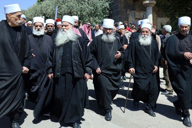 رهبر دروزی‌ها: نیروهای حکومت دمشق از سویدا خارج شوند