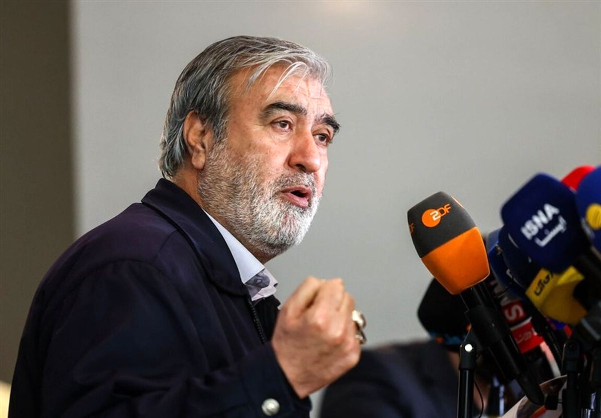 عزیزی: تعرض به سفارتخانه‌ها خلاف قوانین بین‌المللی است