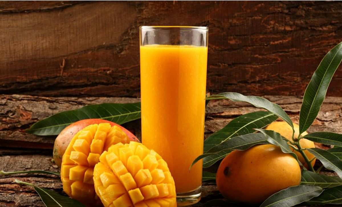 طرز تهیه آبمیوه‌های طبیعی و سالم از میوه‌های تابستانی