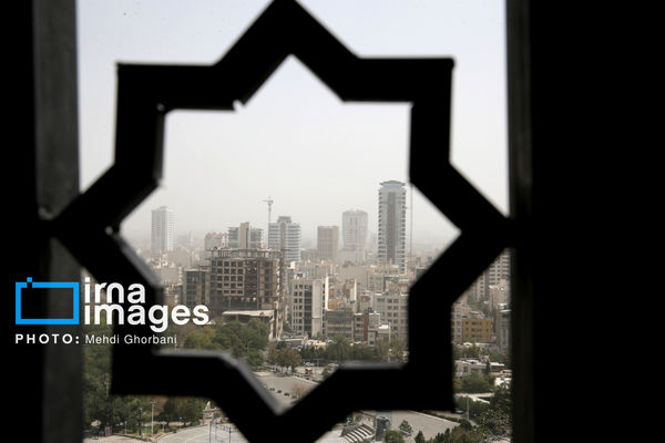 تصاویر: گرد و غبار در آسمان مشهد