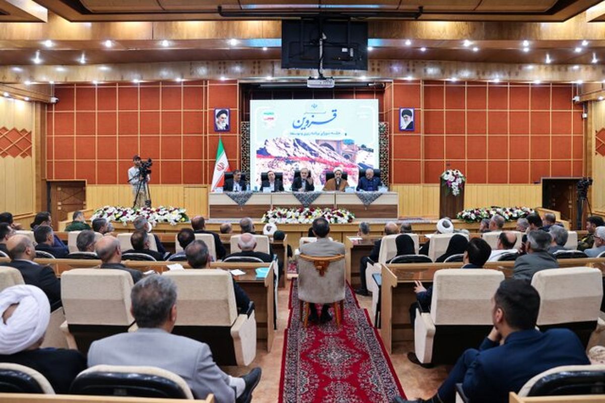 آینده را باید با خرد جمعی و نگاه علمی ساخت