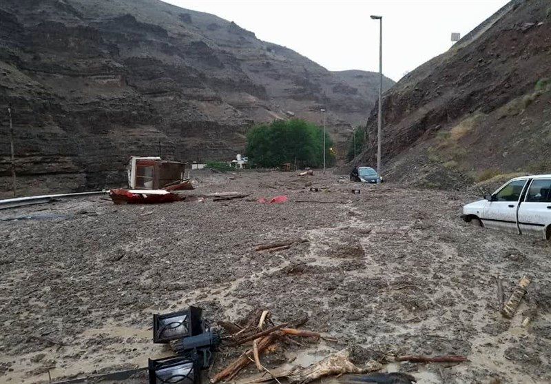  آخرین وضعیت جاده چالوس/ ۲ تونل ‌کاملا زیر گل‌ولای رفت‌