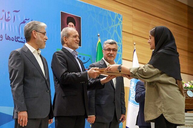 تقدیر از رتبههای برتر کنکور با حضور رئیس جمهور