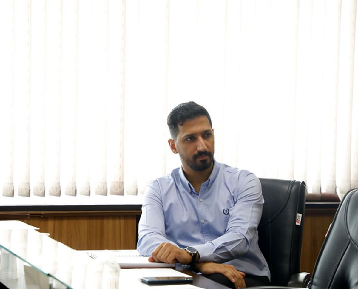 این صدای علم است