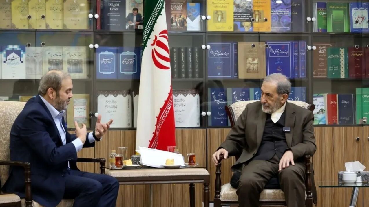 مشاور رهبری: ایران با قاطعیت از حزب‌الله لبنان حمایت می‌کند