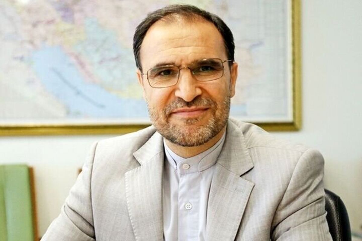 آریایینژاد: باید اقتصاد ایران را از وابستگی به دلار نجات دهیم