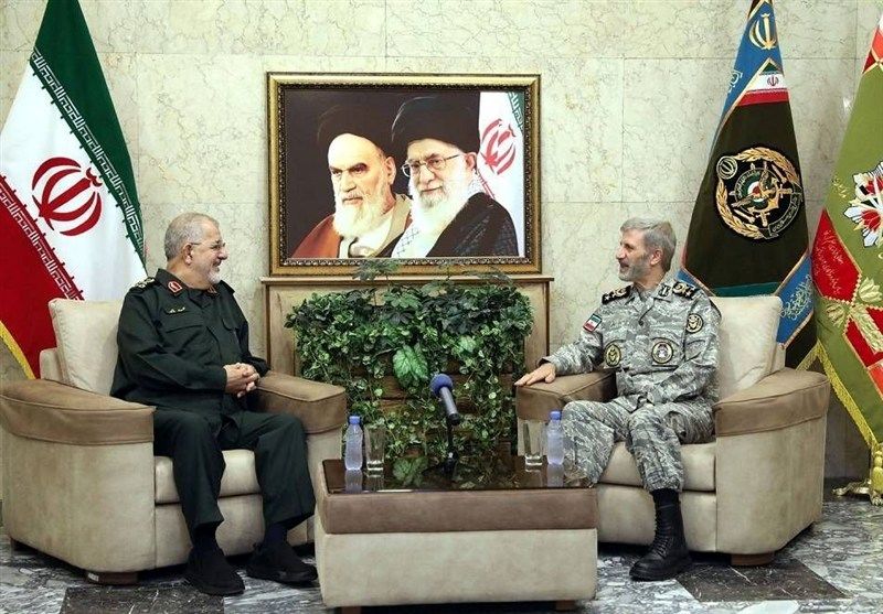 امیر حاتمی: بر سر منافع ملیمان معامله نخواهیم کرد/ سردار پاکپور: دشمن را به زانو درآوردیم