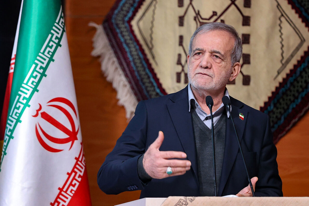 پزشکیان: نحوه تعاملات بین ایران و افغانستان را تسهیل خواهیم کرد