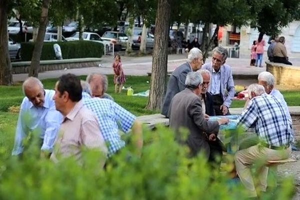  وام بازنشستگان  بدون ضامن تا سقف ۳۰۰ میلیون تومان 