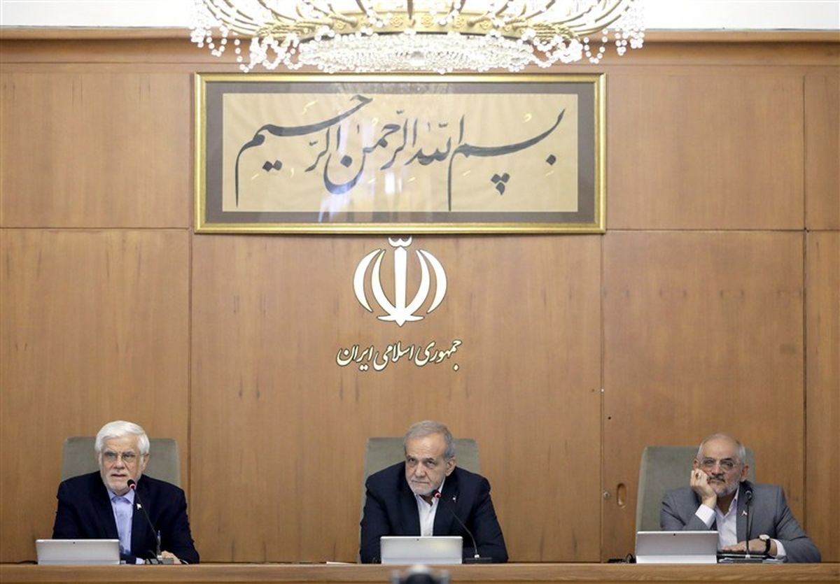 گزارش وزیر نفت به دولت از کاهش مصرف بنزین 