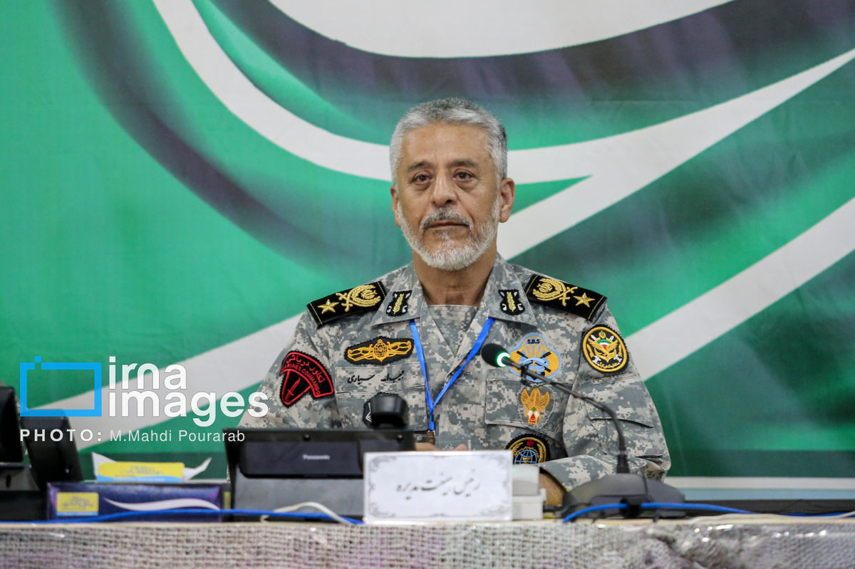 دریادار سیاری: در چندسال اخیر با جنگ نرم و شناختی روبرو هستیم