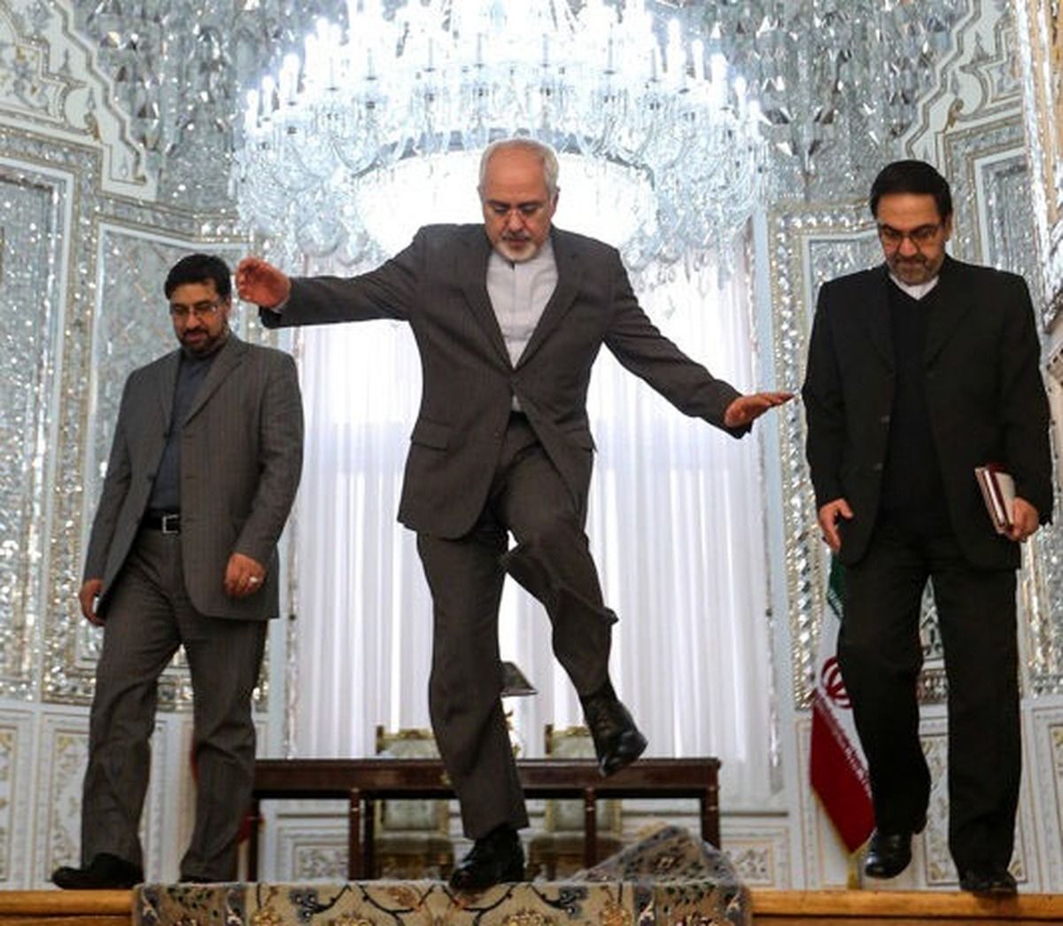 ترامپیها تکذیب شدند و تذکر گرفتند