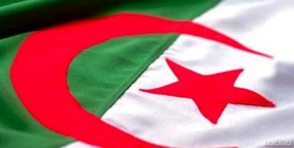 نخست وزیر الجزایر در راس هیاتی وارد تهران شد