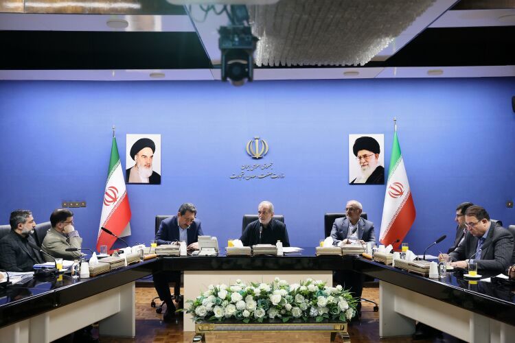 پزشکیان : در صورت اشتباه مسوولی باید آن را رفع کرد ، نه اینکه برای او پرونده‌سازی کنیم