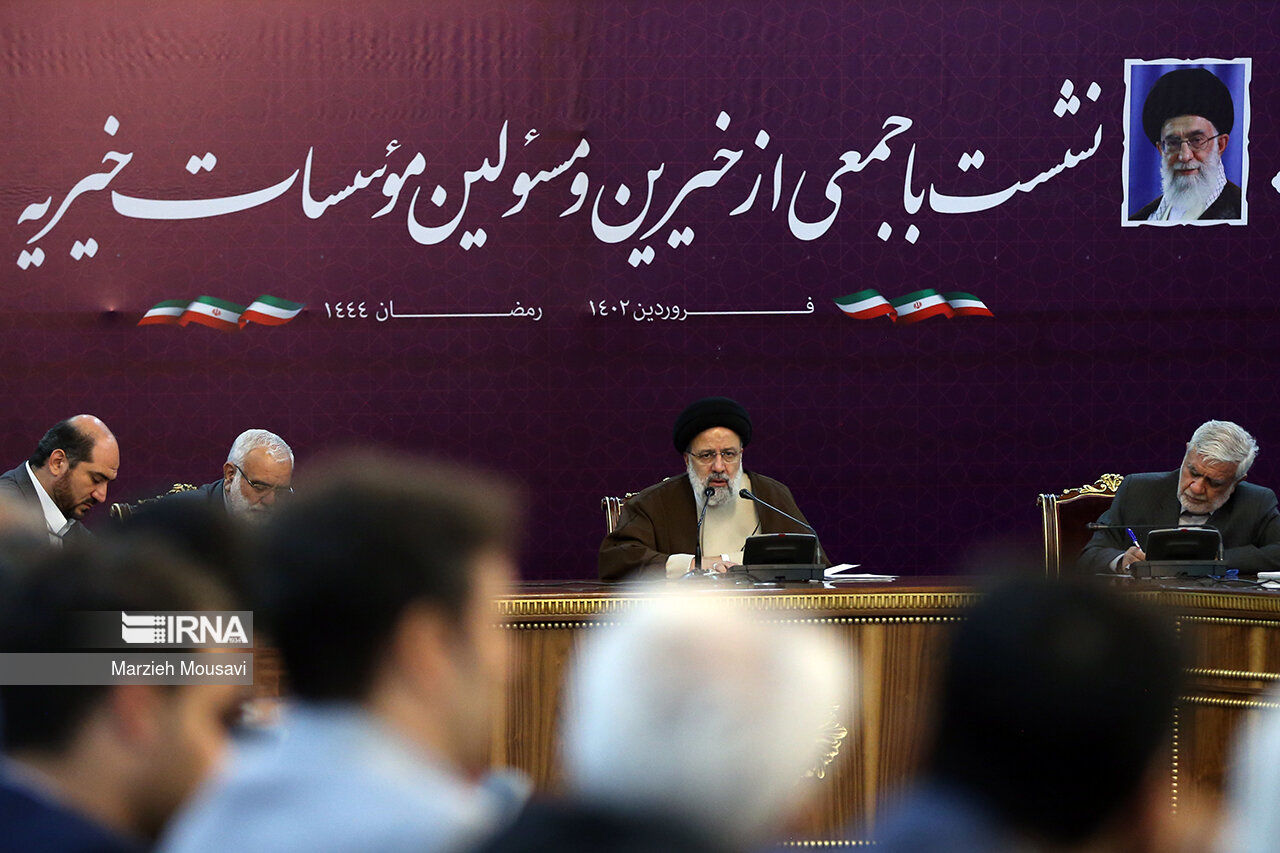 تصاویر: دیدار جمعی از خیرین با رئیس جمهور