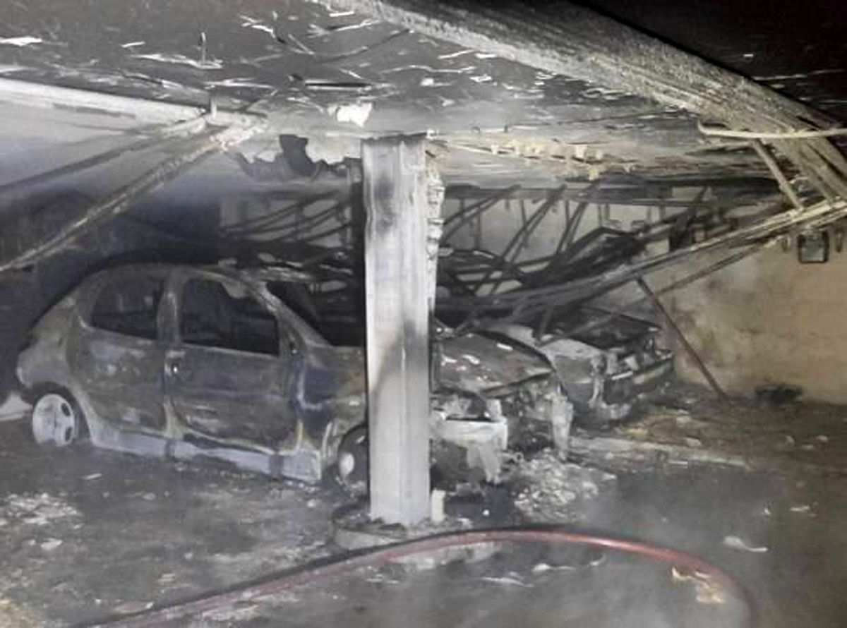 حریق در یک ساختمان چهار طبقه در بزرگراه رسالت