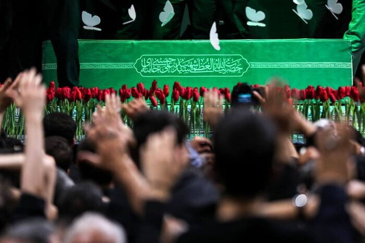 گزارش شبکه الجزیره از مراسم وداع با پیکر رهبر شهید ایران