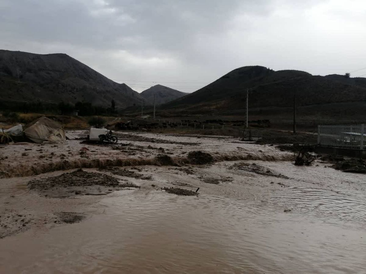 لحظه جاری شدن سیل در زنجان +اولین تصاویر