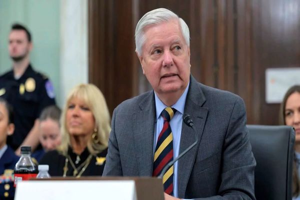 سناتور آمریکایی: موشک‌های ایران می‌توانند گنبد آهنین را اشباع کنند 