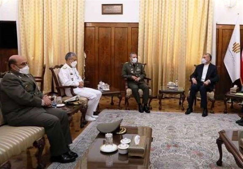 در دیدار فرمانده کل ارتش با امیرعبداللهیان چه گذشت؟