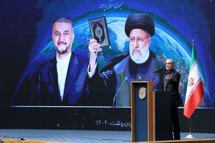پزشکیان: ایران به دنبال برپایی عدالت است/ شهید رئیسی مدیر خستگی ناپذیر بود