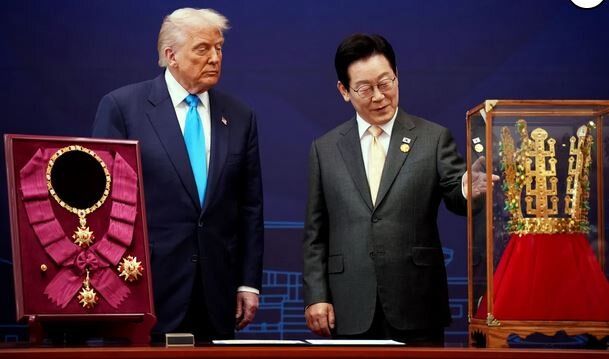تملق به سبک رئیس جمهور کره جنوبی/ ترامپ «تاج» گرفت