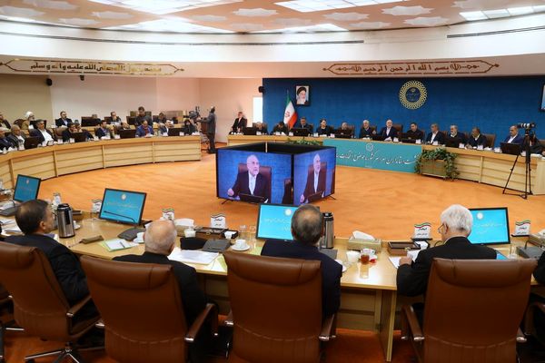 قالیباف: شوراها نباید کار سیاسی کنند