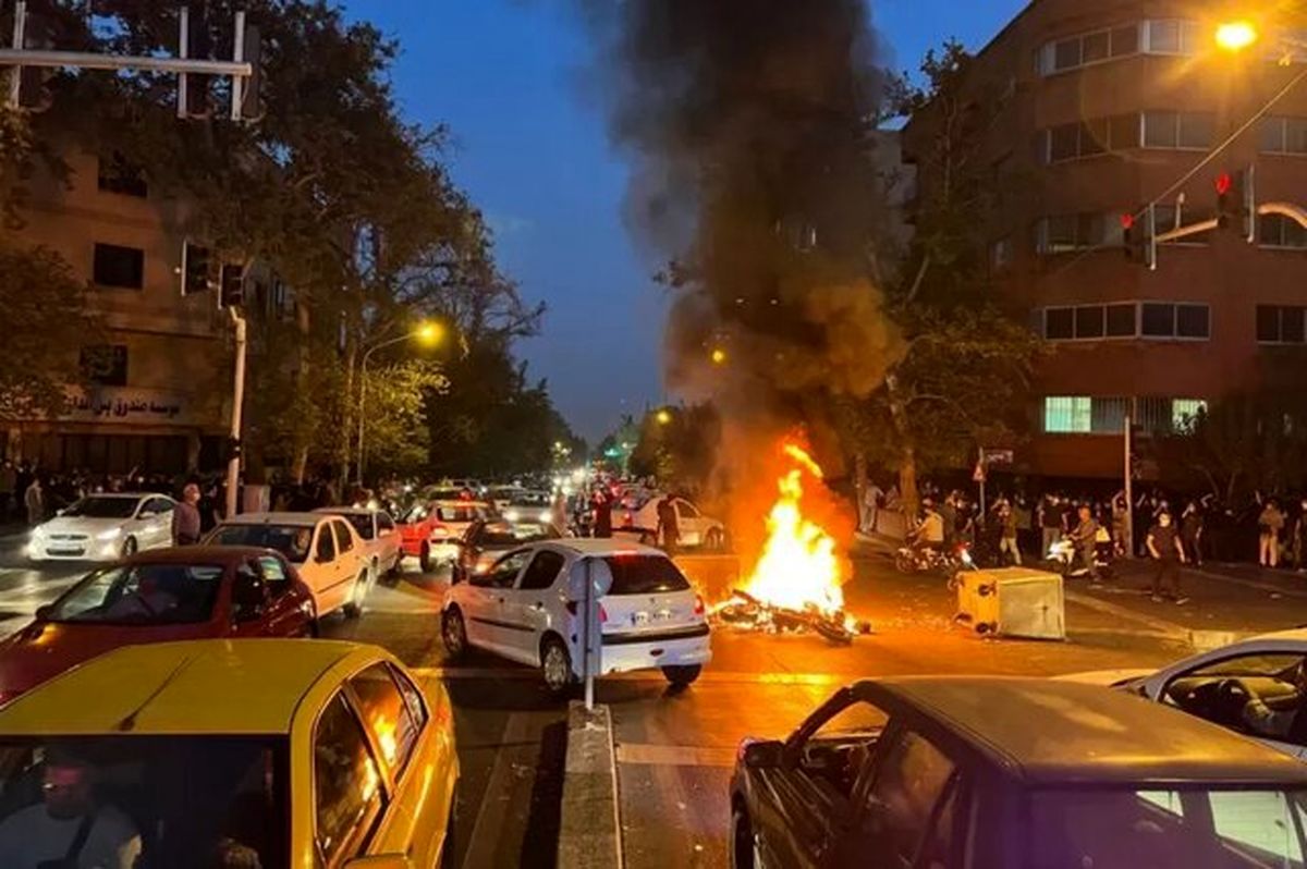 دستگیری عامل به آتش کشیدن اتوبوس در ساوه