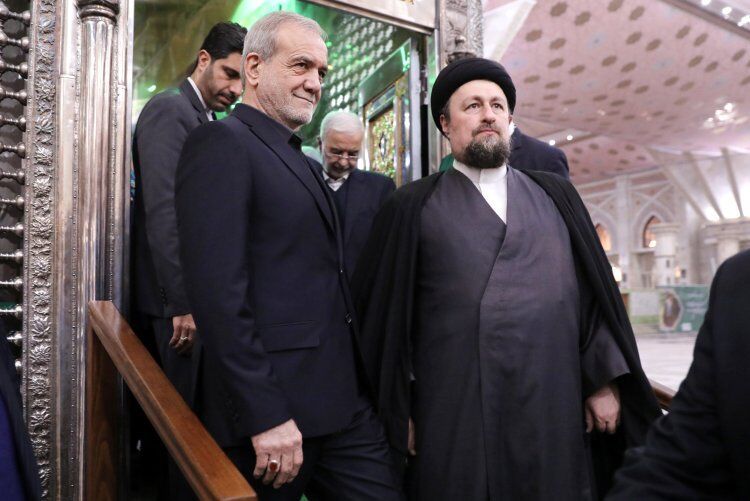 تجدید میثاق رئیس جمهور و اعضای دولت با آرمان های امام راحل