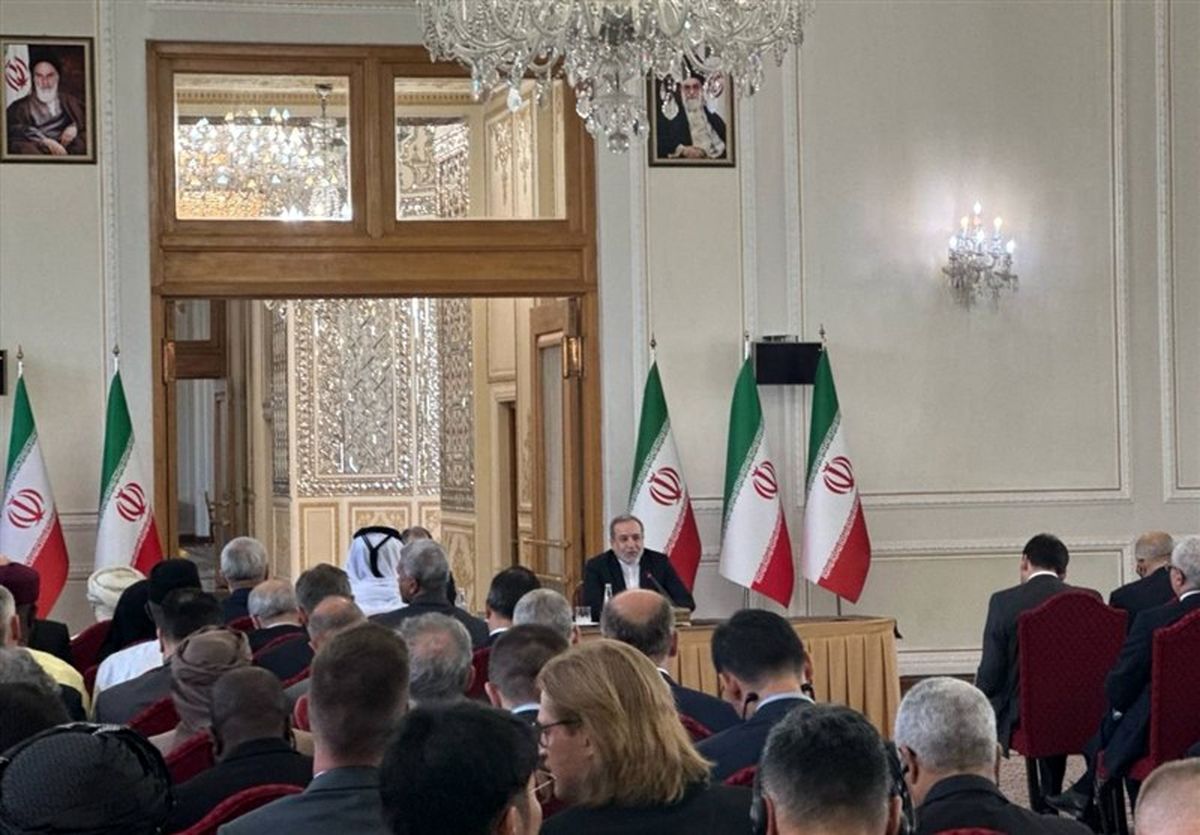 نشست عراقچی با سفرا و نمایندگان خارجی مقیم تهران