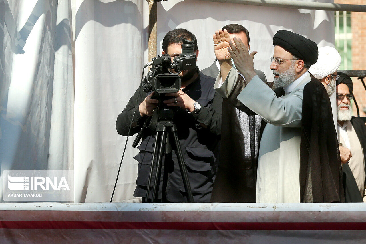 رئیس‌جمهور با شهروندان رباط‌کریم دیدار می‌کند