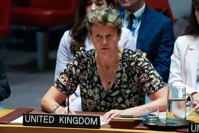 انگلیس بدون محکومیت حملات آمریکا خواستار خویشتنداری ایران شد 