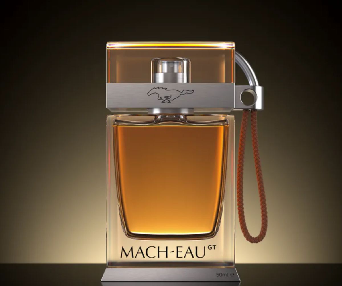 ساخت عطر با بوی بنزین +عکس