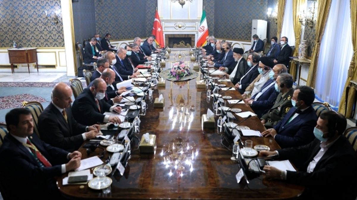 رئیسی: دو کشور به سمت هدف‌گذاری ۳۰ میلیارد دلاری مبادلات تجاری سالیانه حرکت کنند