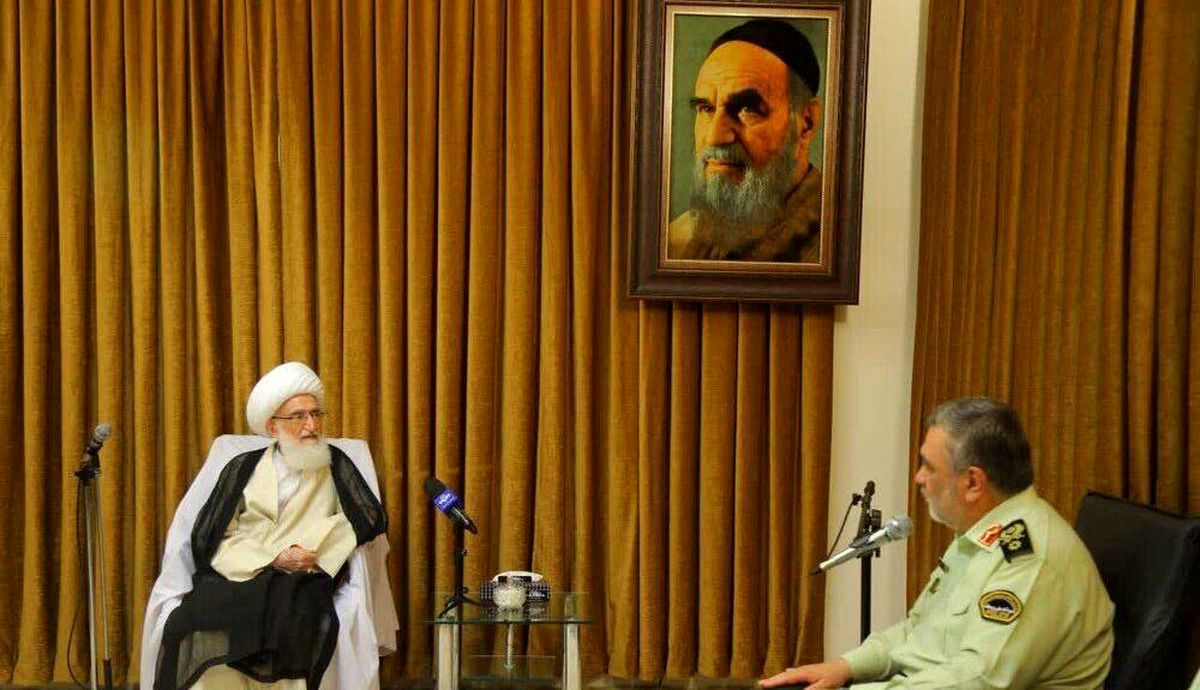 توصیه آیت الله نوری همدانی به  سردار اشتری: ارتباط با مردم باید همراه با محبت و مهربانی باشد