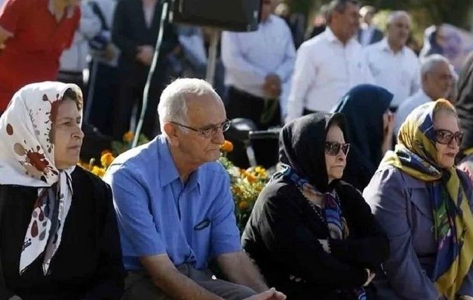 واریز وام ۵۰ میلیونی به حساب بازنشستگان | مرحله سوم آغاز شد