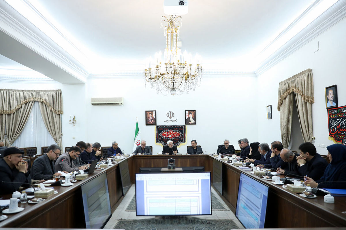 عارف: در این جنگ علاوه بر بخش نظامی در حوزه‌های اجتماعی و اقتصادی پیروز شدیم