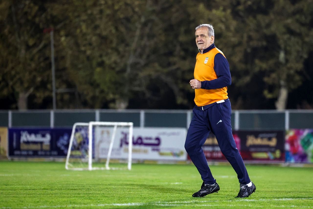 پا به توپ شدن پزشکیان در تمرین تیم ملی +فیلم