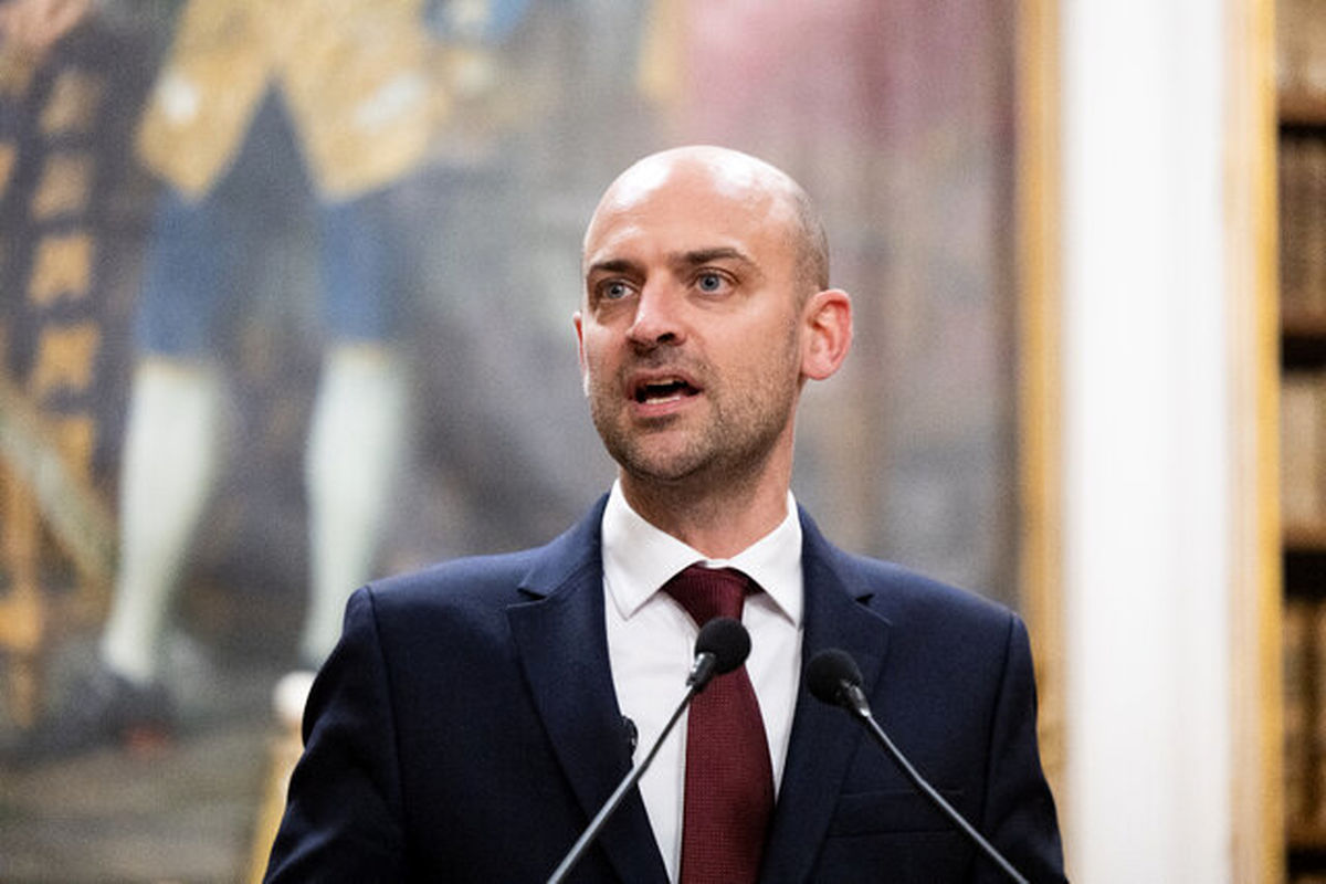 اظهارات متناقض وزیر خارجه فرانسه درباره ایران