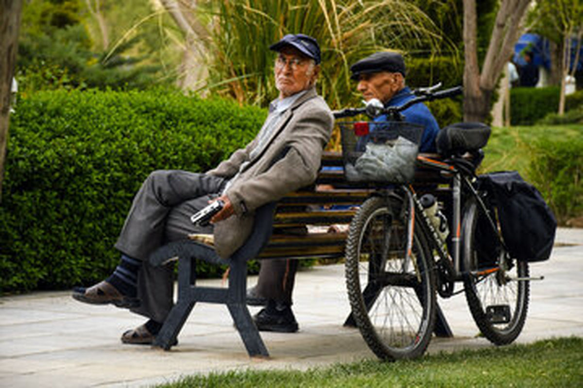 فروش اقساطی خودرو به بازنشستگان و معلمان | شرایط، مدارک و نحوه ثبت‌نام