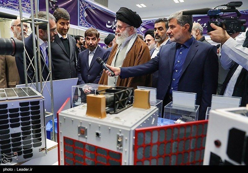 تاکید رهبر انقلاب به اتاق بازرگانی ایران برای گسترش همکاریهای با کشورهای بزرگ شرقی مثل روسیه و چین