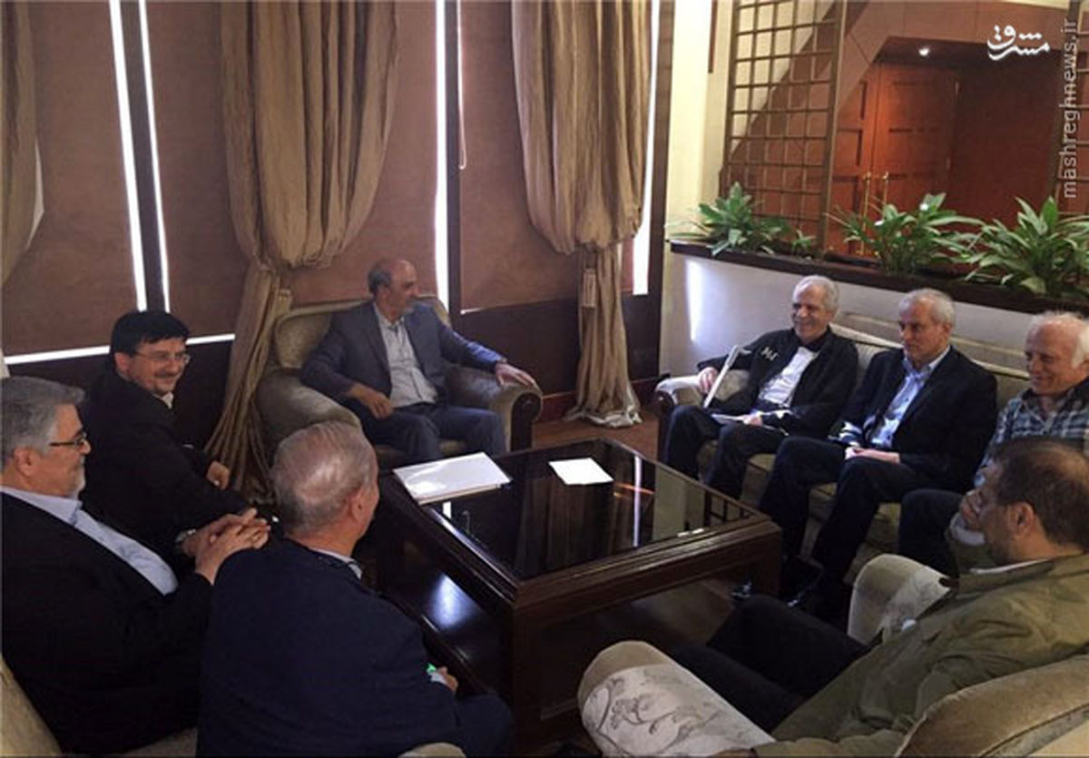 عکس: خوش و بش وزیر ورزش با سرپرست استقلال