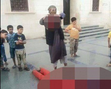 آموزش سر بریدن به کودکان داعش/تصاویر