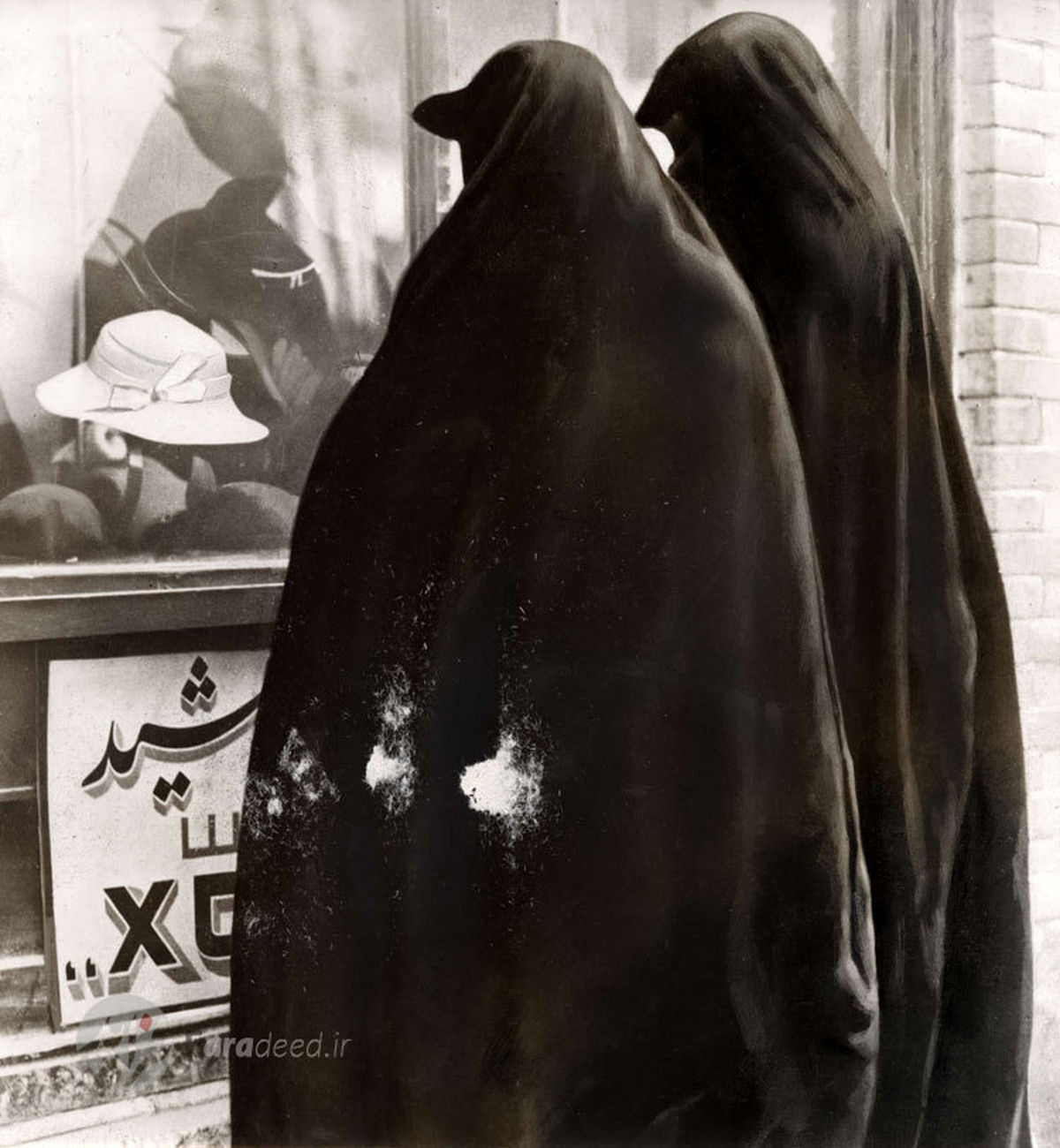 عکس: کلاه فروشی زنان در تهران قدیم