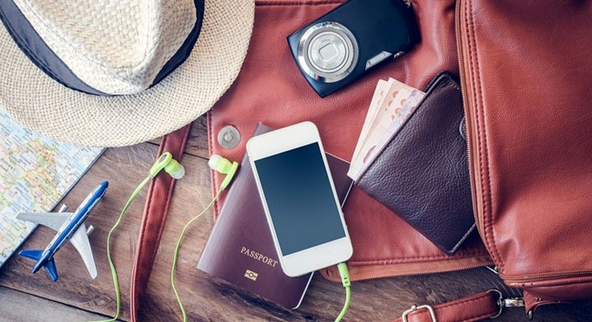 ۱۰ روش برای کاهش هزینه‌های تلفن همراه در سفرهای خارجی
