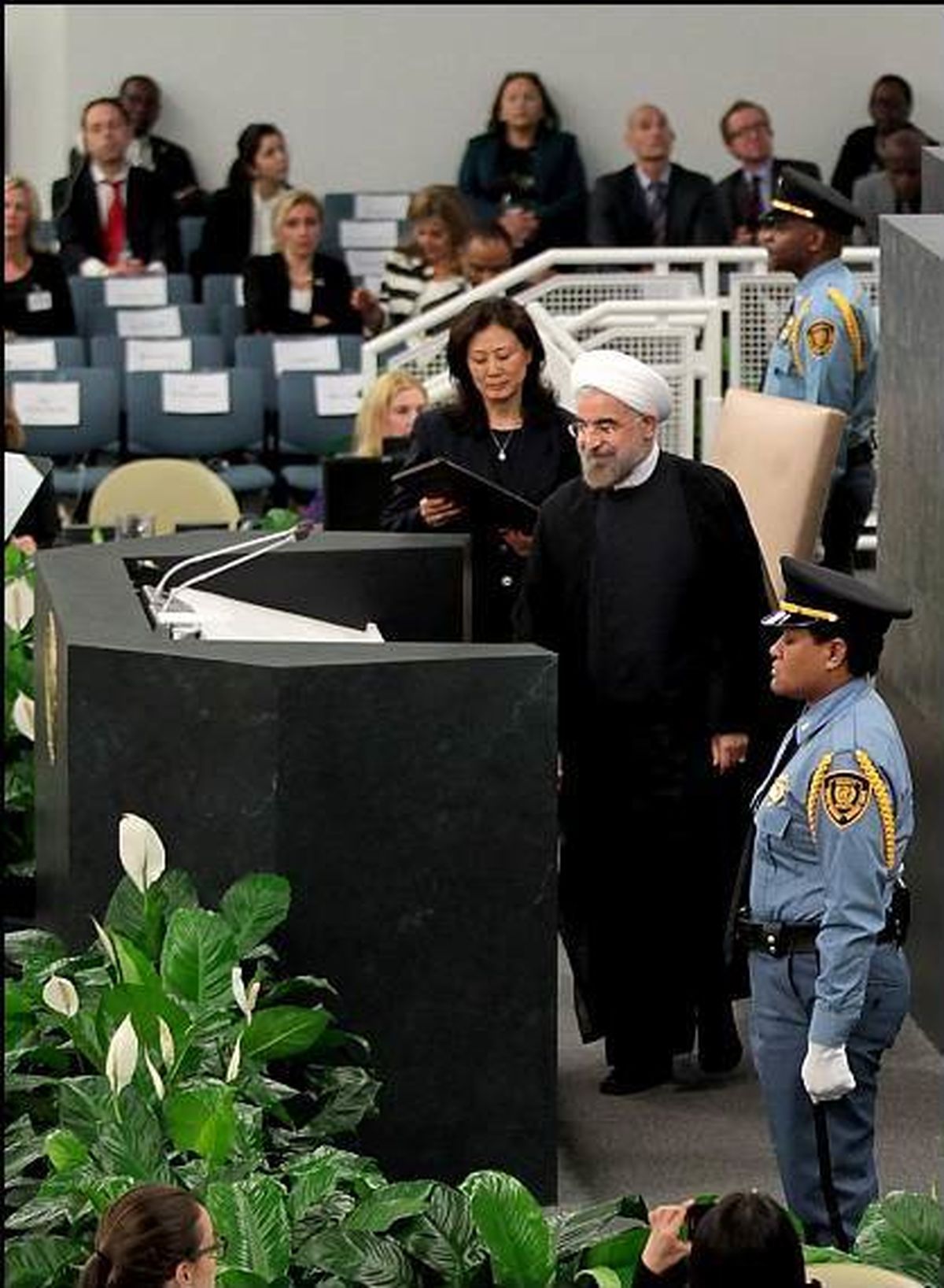 آیا روحانی هزار روز کار کرده است ؟