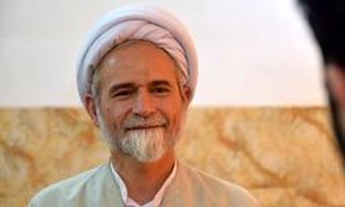 نماینده ولی فقیهی که پراید سوار می‌شود