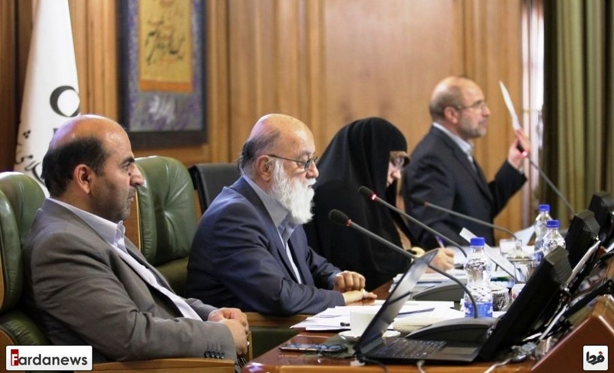 همه قانع شدند جز قناعتی! / قناعتی: انگار من قرار است استیضاح شوم