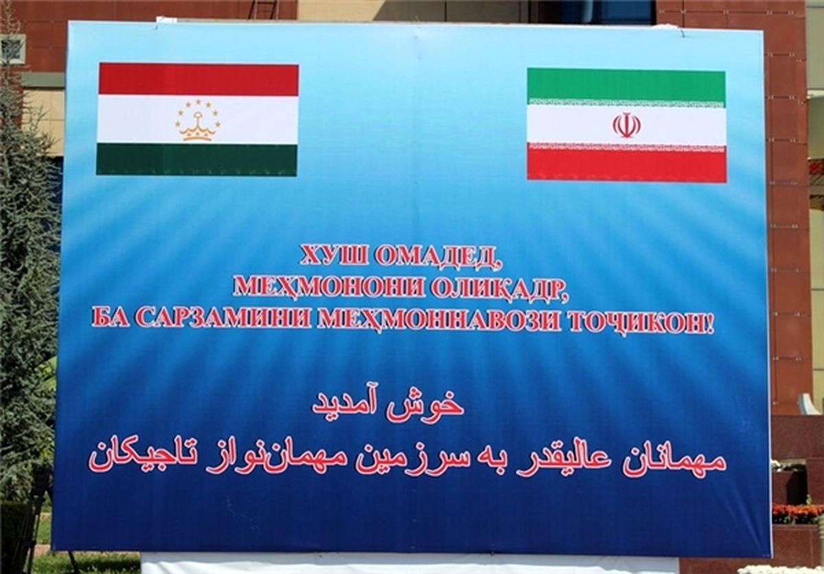 فرش قرمز دوشنبه زیر پای روحانی/تصاویر